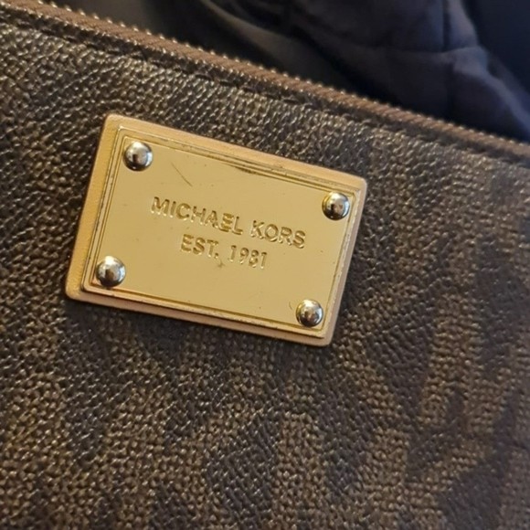 Michael Kors Brown Signature Leather Zip Wallet - Picture 2 of 11